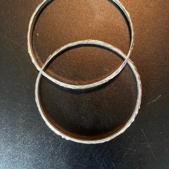 Kirk & Son Sterling Silver Repousse numbered vine bangle bracelets. - Picture 6 of 7